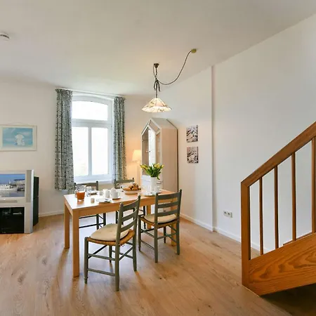 Residenz Am Rosengarten 33 *