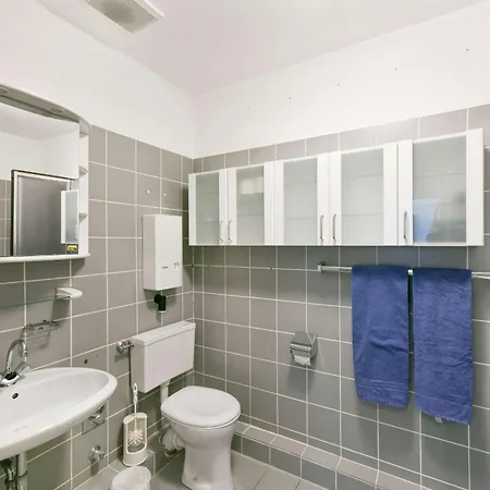 Residenz Am Rosengarten 33 *